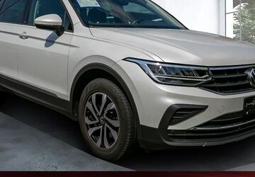VW Tiguan 50.120 km 23.389 &euro; Kamen 59174