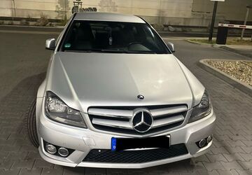 Mercedes-Benz 220 243.200 km 9.500 &euro; Kamen 59174